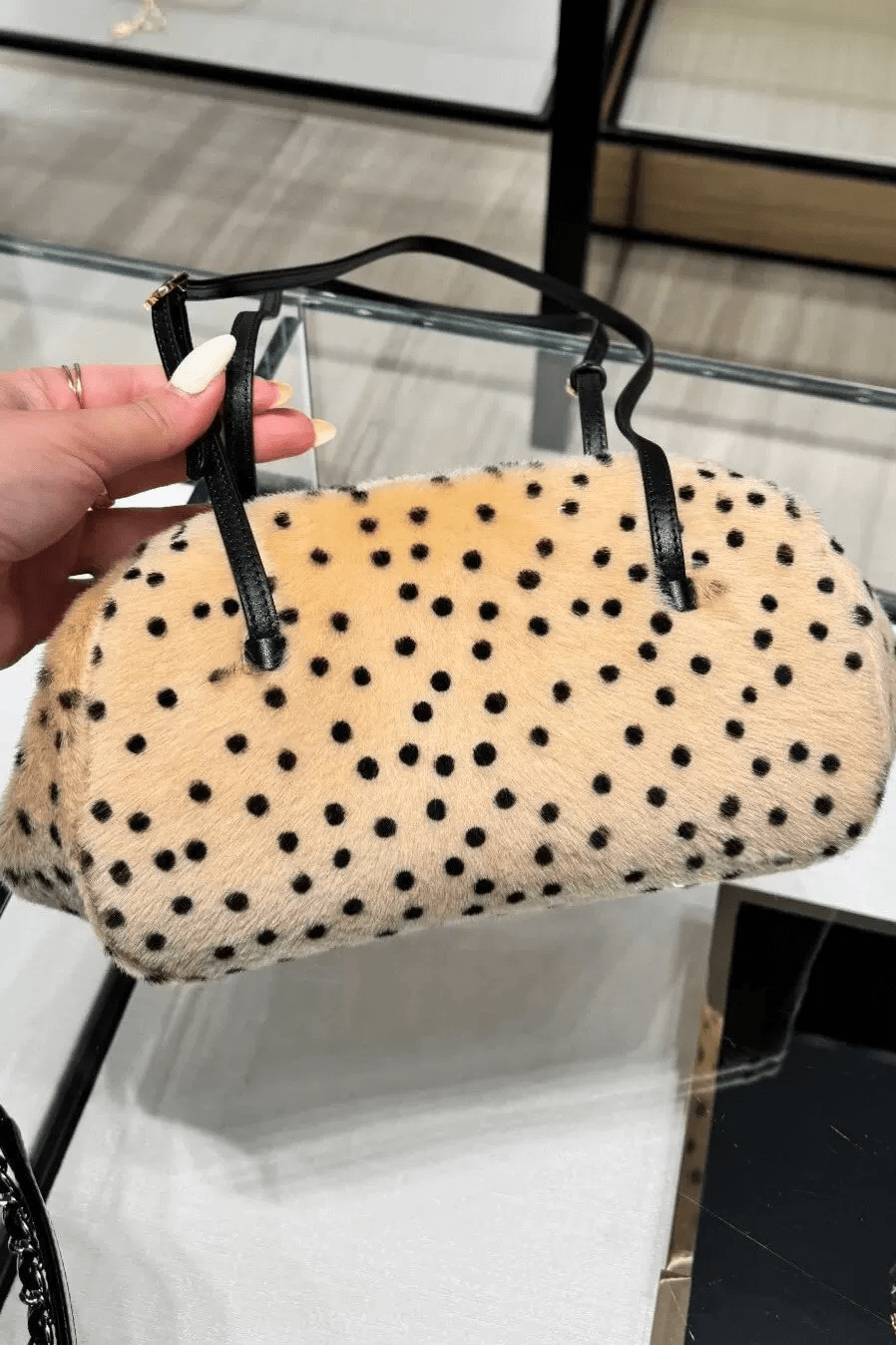Kunstpelz-Schultertasche mit Gepardenmuster