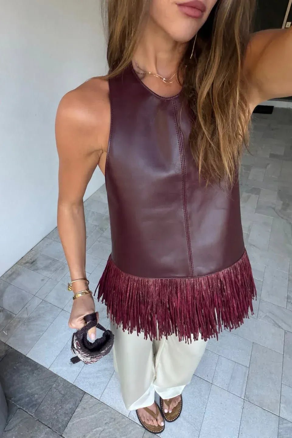 Neckholder-Top aus Kunstleder mit Fransen