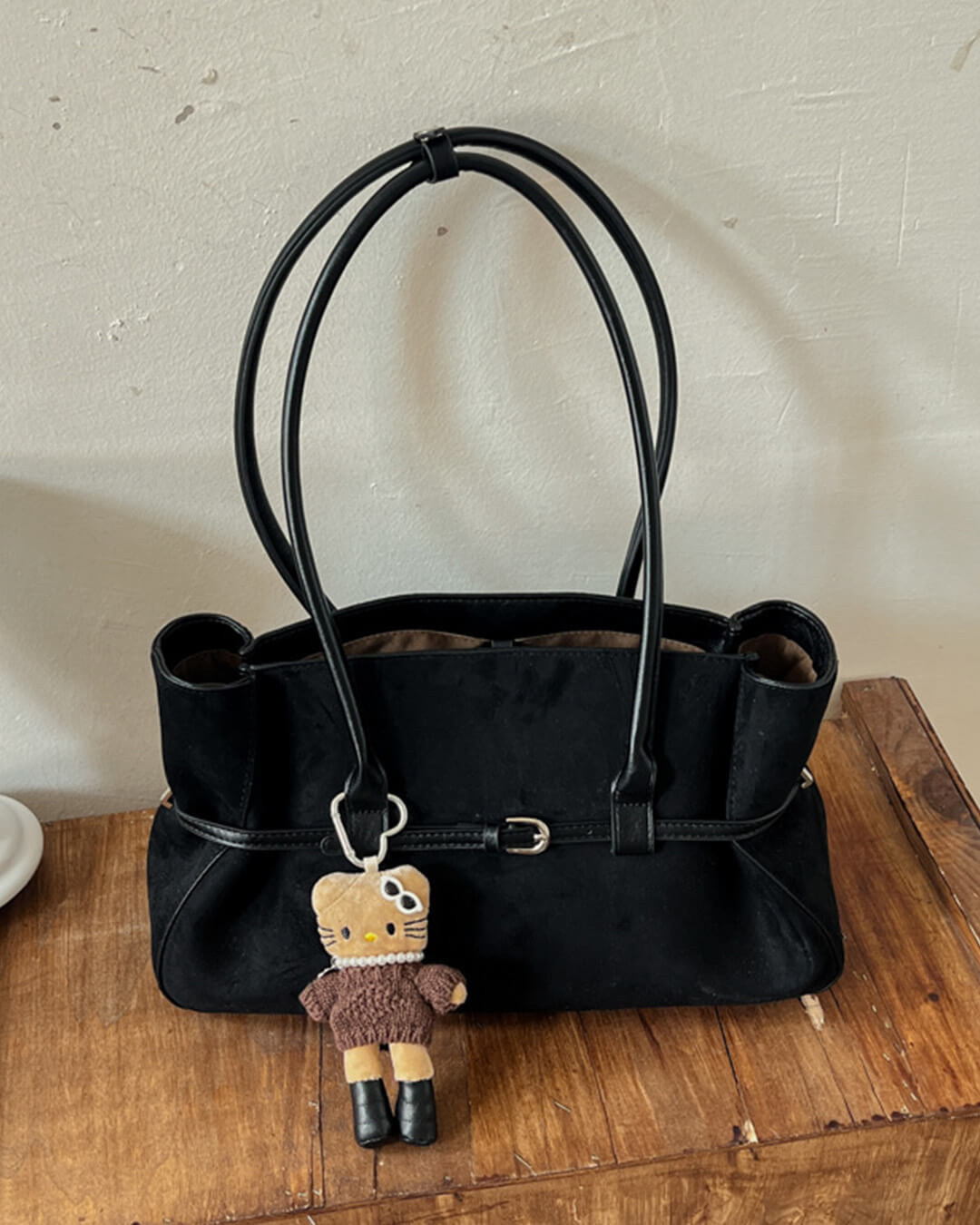 Tote Bag aus Wildlederimitat mit Gürteldetail