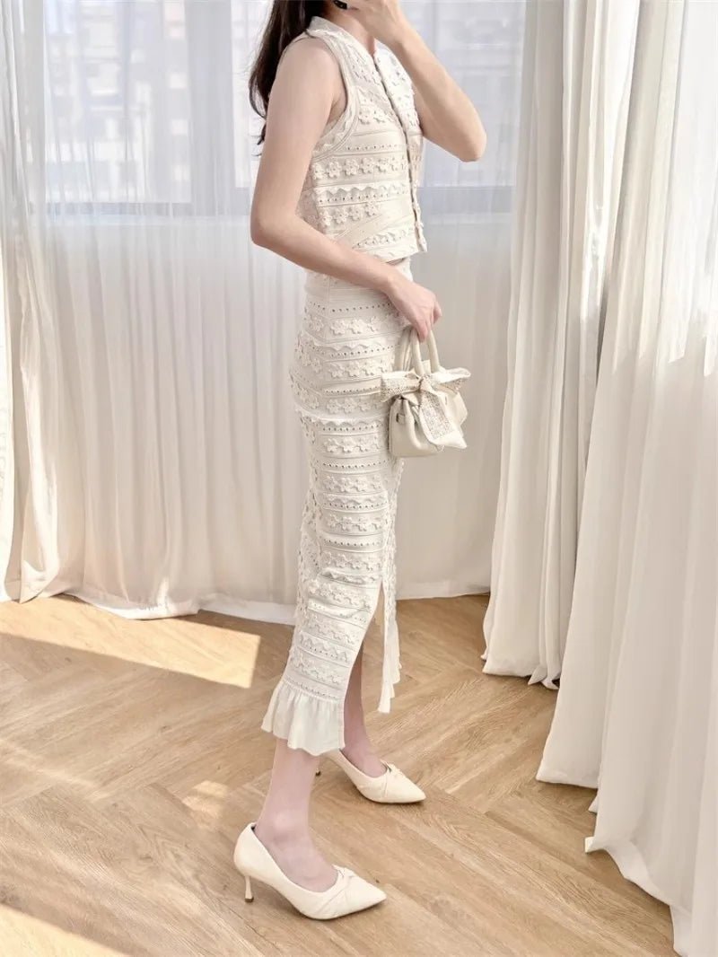 Emma – Set aus floraler Strickweste und Midi-Rüschenrock