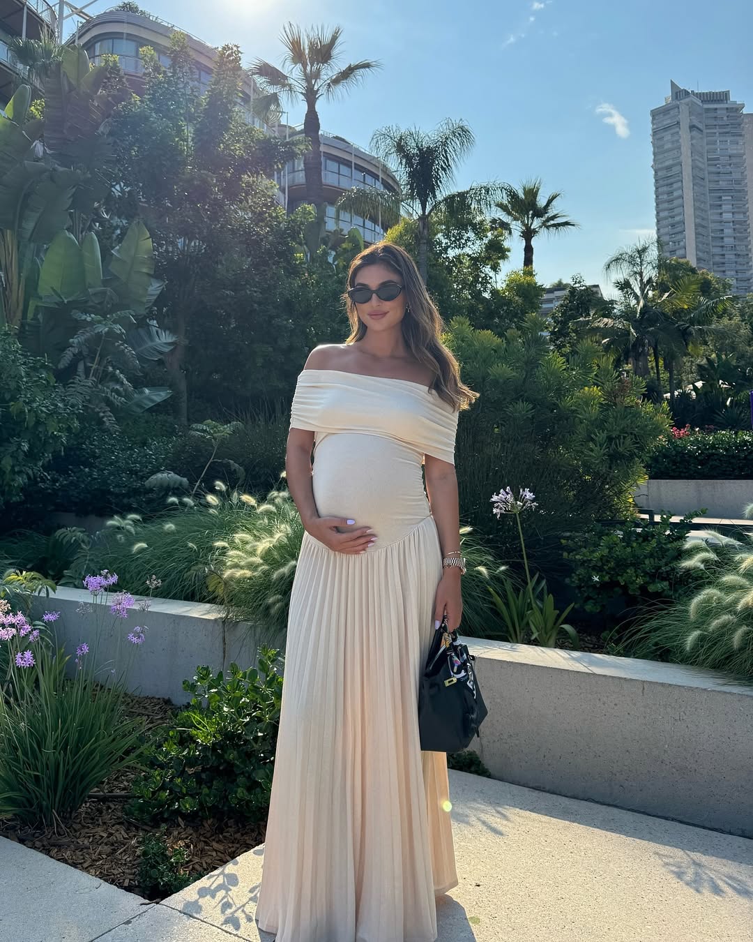 Carmen – Fließendes schulterfreies Kleid