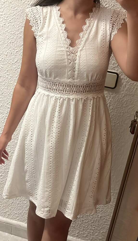 Französisches Spitzen-Kleid mit V-Ausschnitt und Passform