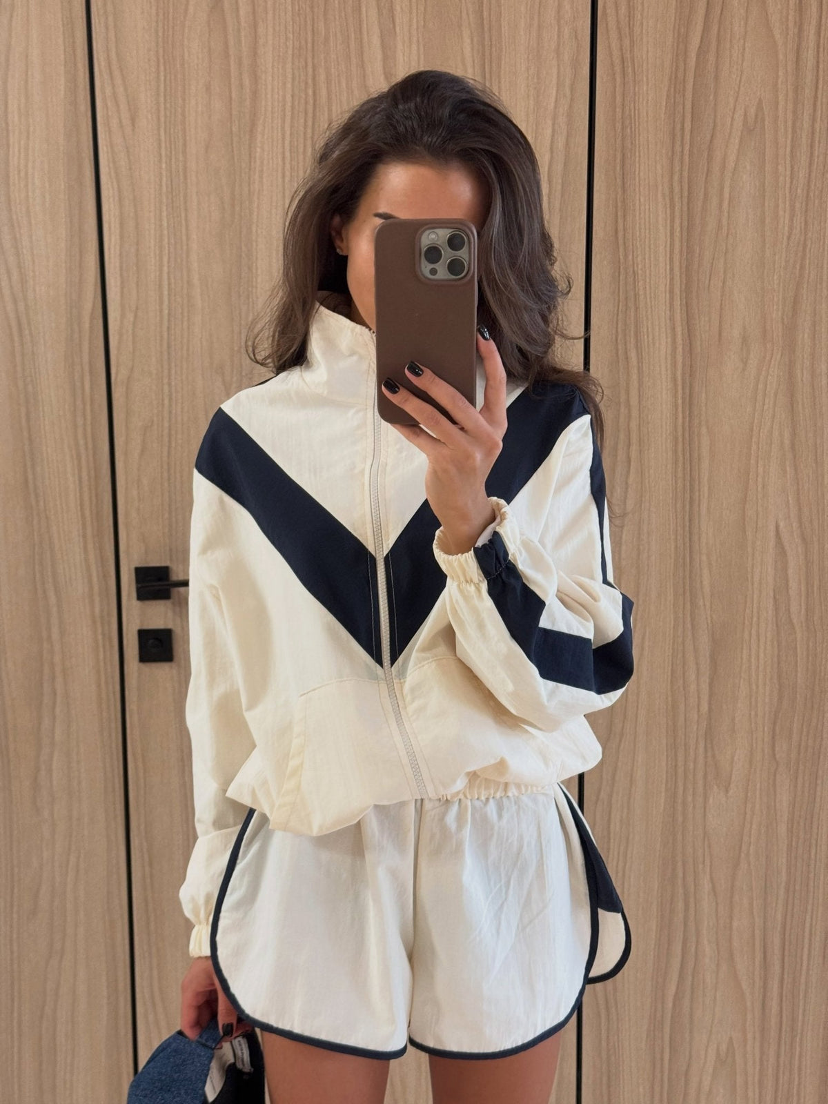 Shorts-Set mit Windjacke und durchgehendem Reißverschluss