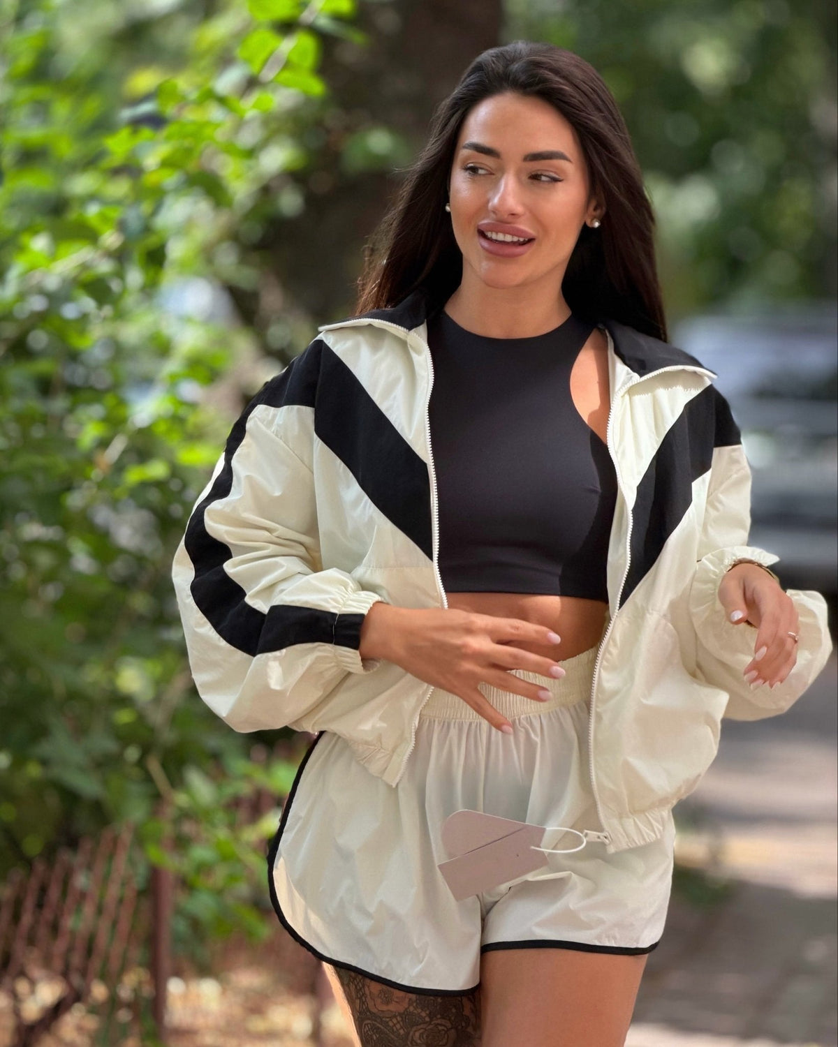 Shorts-Set mit Windjacke und durchgehendem Reißverschluss