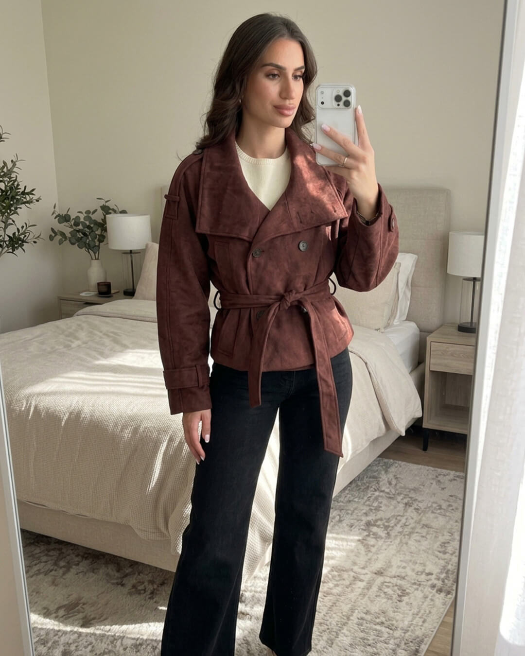 Jacke aus Wildlederimitat mit hohem Kragen und Gürtel