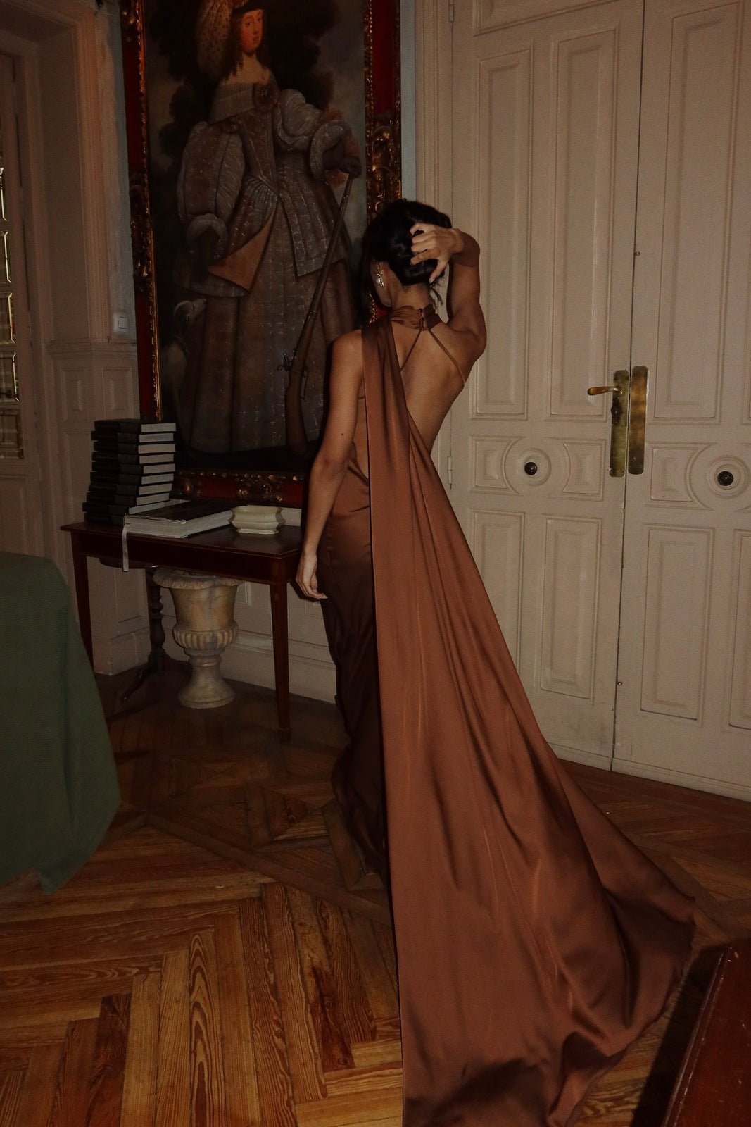 Neckholder Maxikleid mit offenem Rücken und Cape