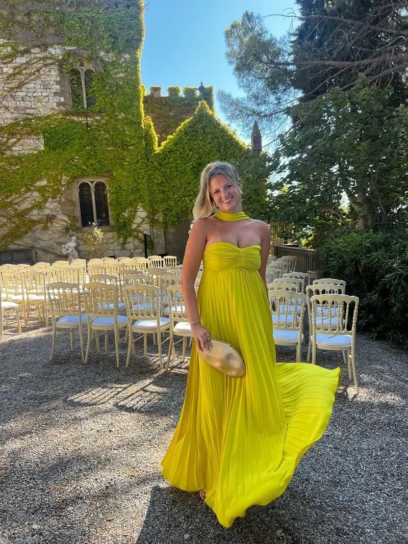 Gerafftes, plissiertes Neckholder-Maxikleid