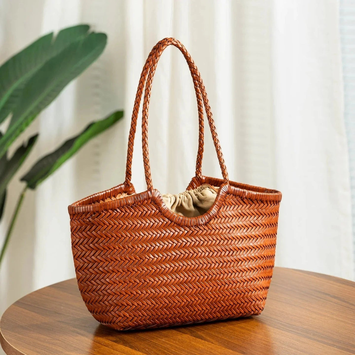 Anne – handgewebte Kunstledertasche von OLANE