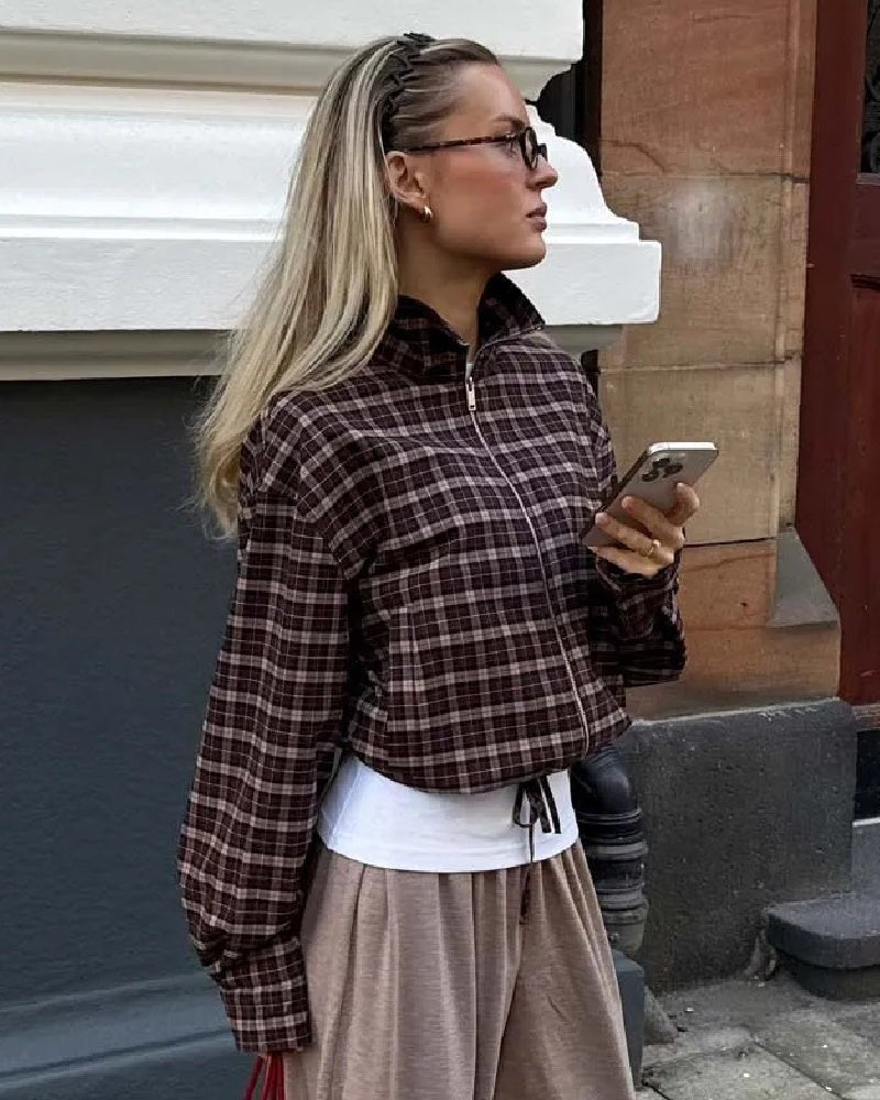 Karierte Jacke mit hohem Kragen und Reißverschluss