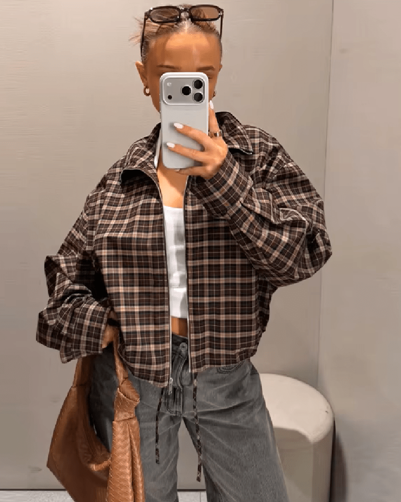 Karierte Jacke mit hohem Kragen und Reißverschluss