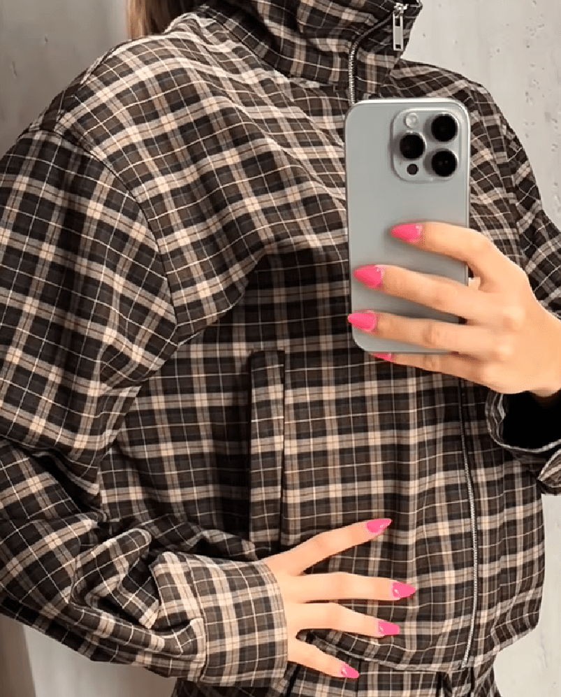 Karierte Jacke mit hohem Kragen und Reißverschluss