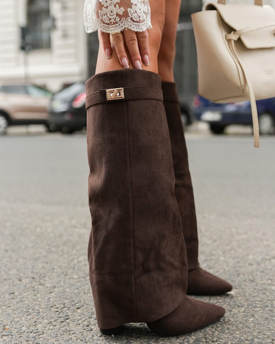 Hohe Stiefeletten aus Wildlederimitat
