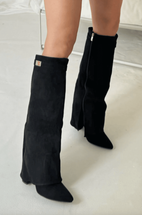 Hohe Stiefeletten aus Wildlederimitat