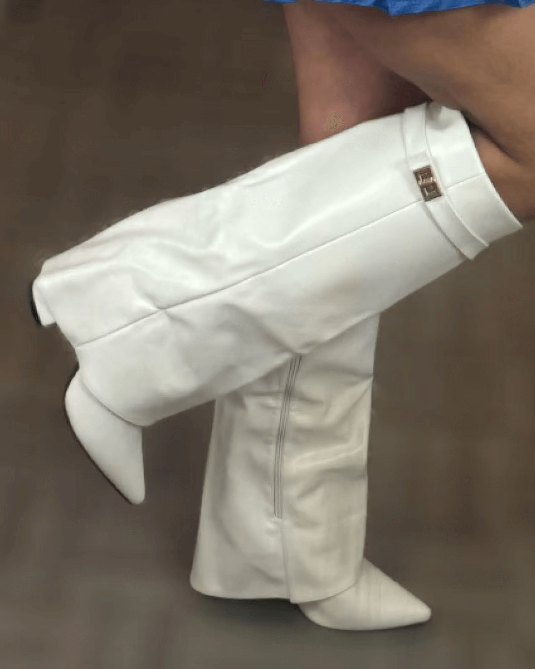 Hohe Stiefeletten aus Wildlederimitat