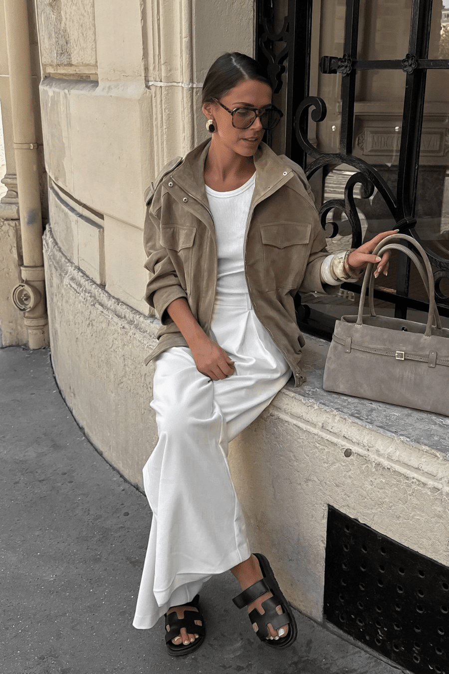 Jacke in Wildlederoptik mit hohem Kragen und Tasche