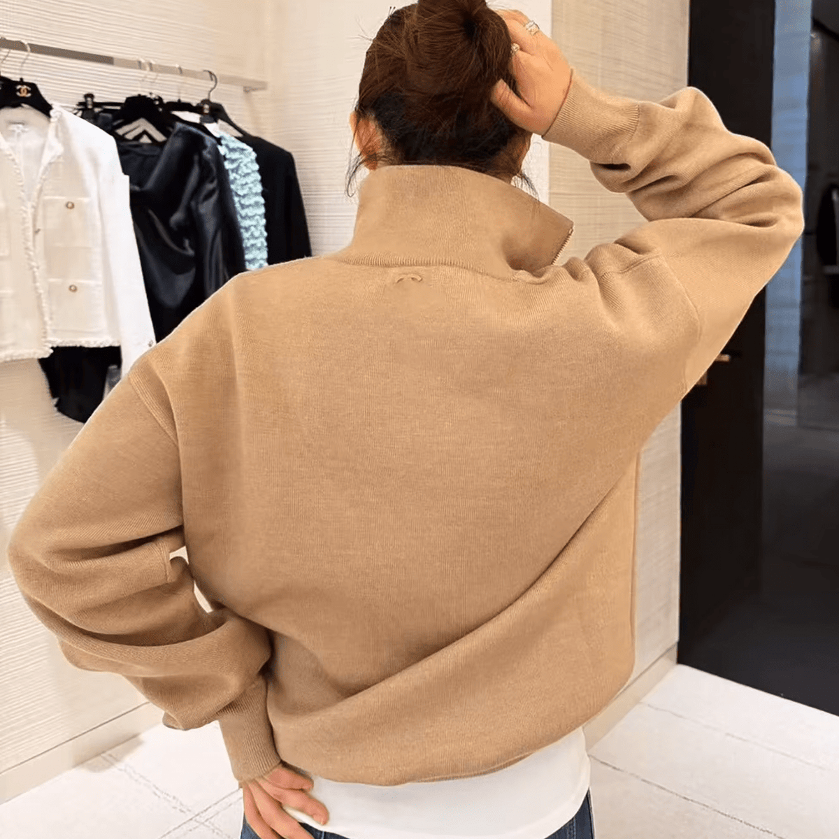 Strickpullover mit hohem Kragen und halbem Reißverschluss