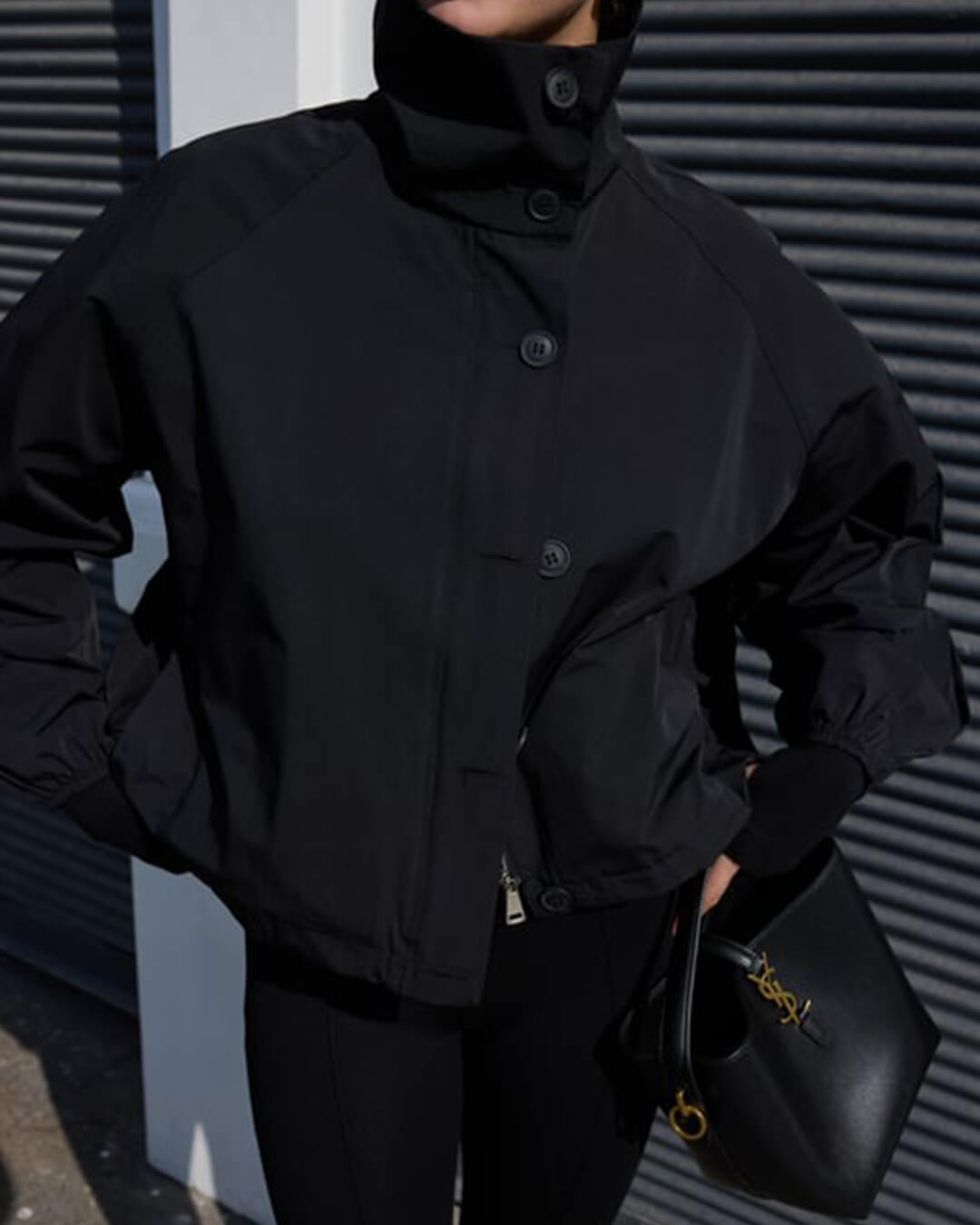 Emilia – Taillierte Jacke mit hohem Kragen