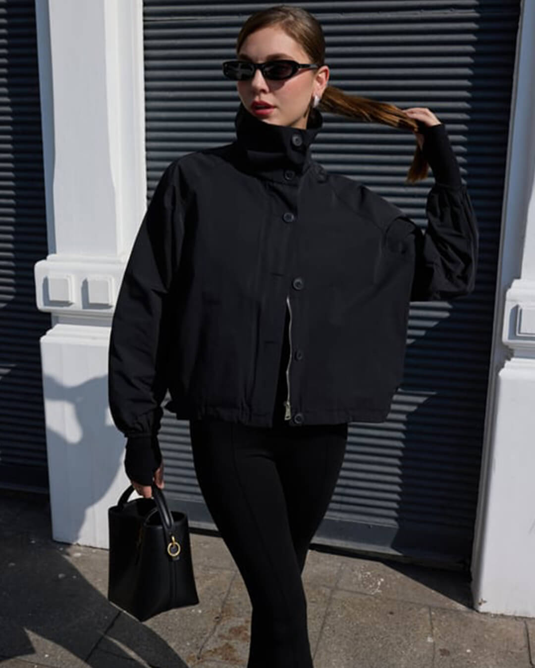 Emilia – Taillierte Jacke mit hohem Kragen