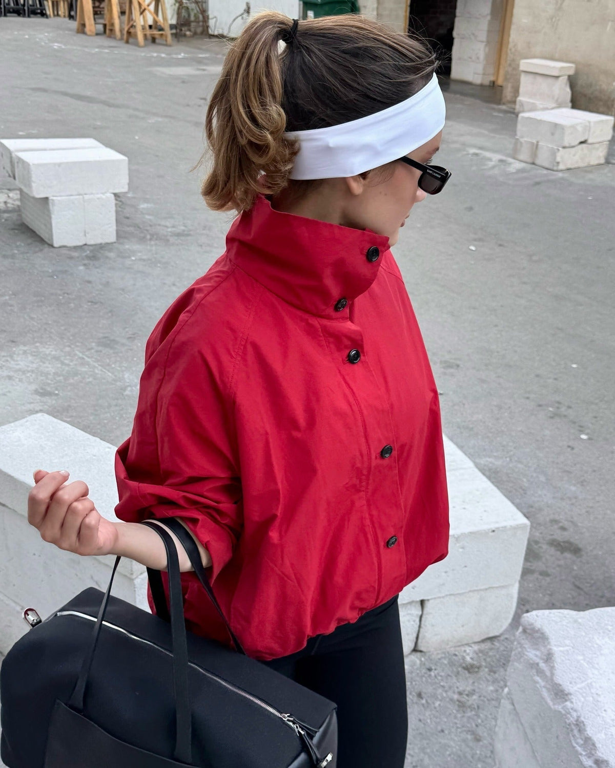 Emilia – Taillierte Jacke mit hohem Kragen