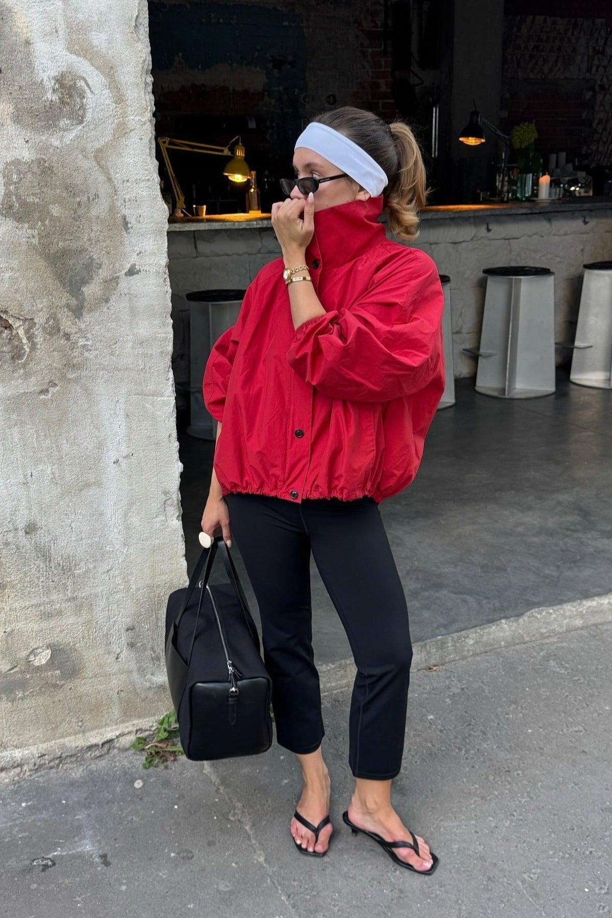 Emilia – Taillierte Jacke mit hohem Kragen