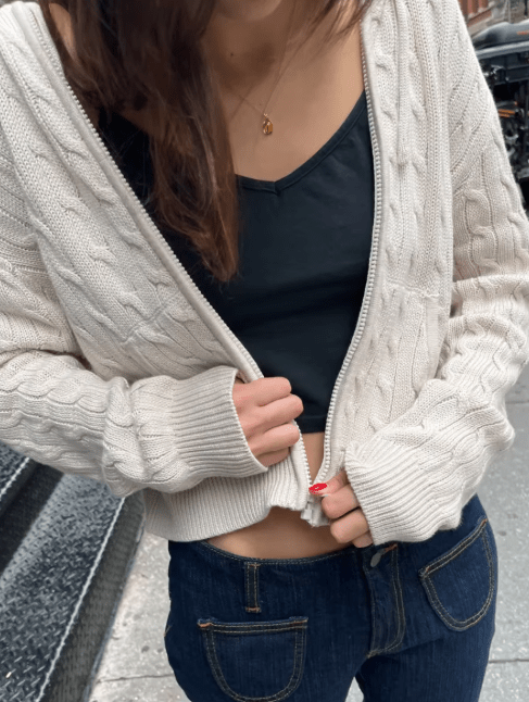 Strickjacke mit hohem Kragen und Reißverschluss