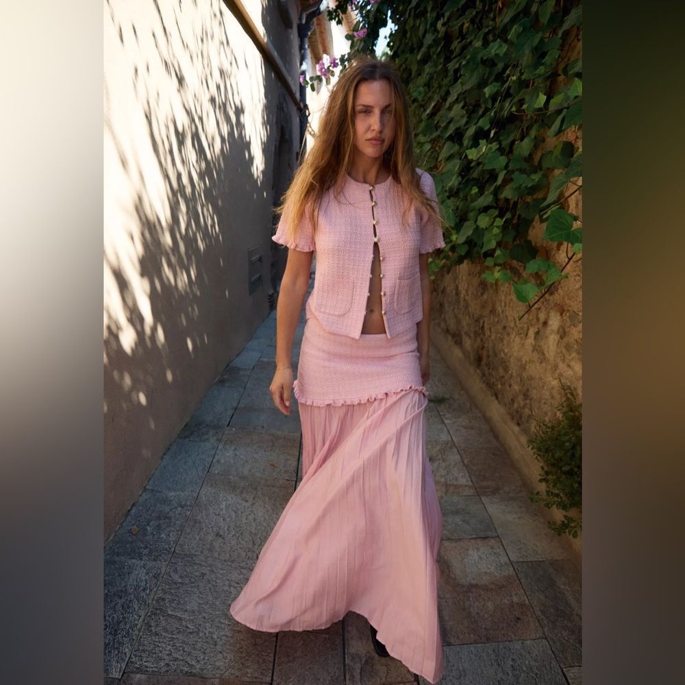 Julie – Set aus Stricktop und Plisseerock