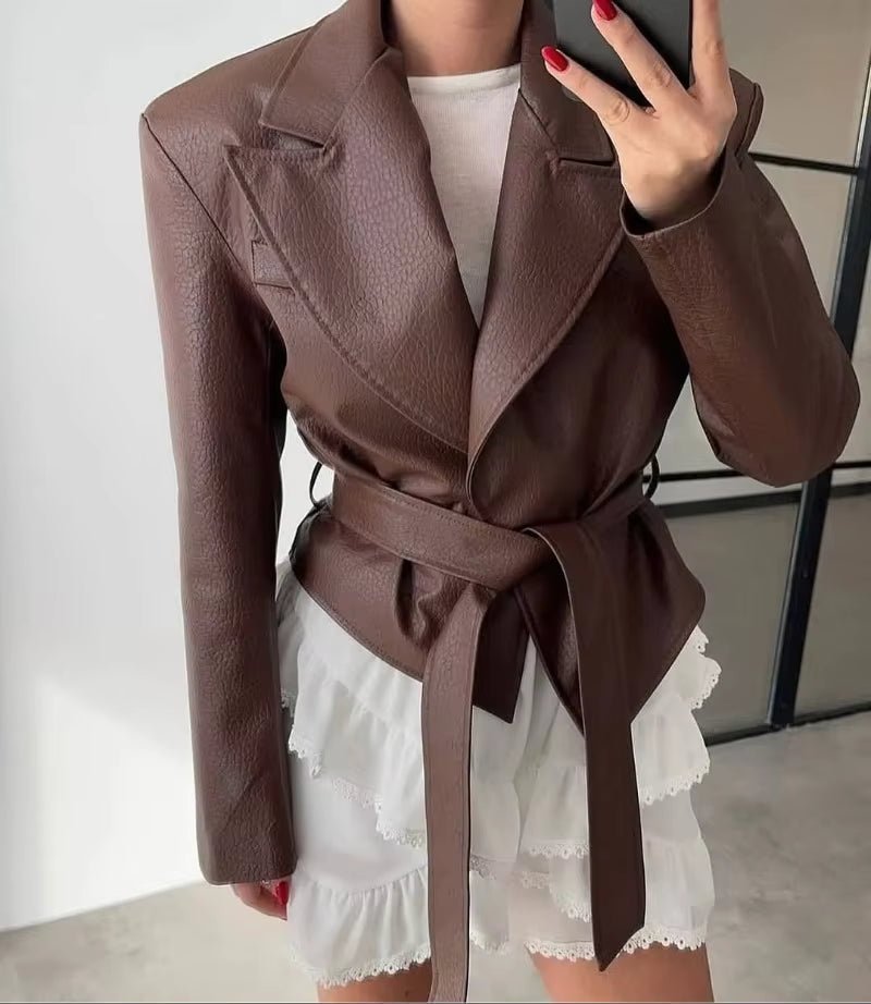 Schnürbare Blazerjacke aus Kunstleder