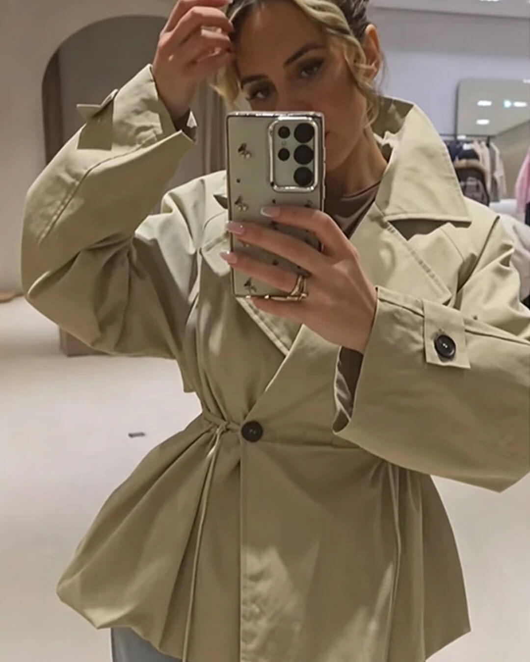 Trenchcoat mit Reverskragen und Kordelzug