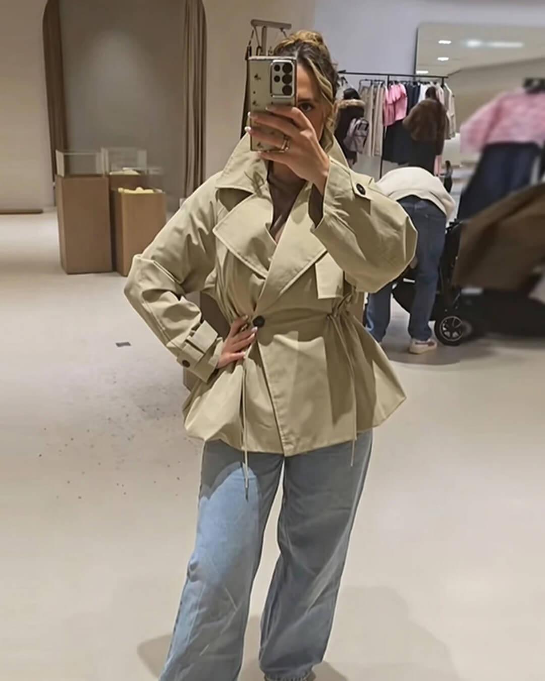 Trenchcoat mit Reverskragen und Kordelzug