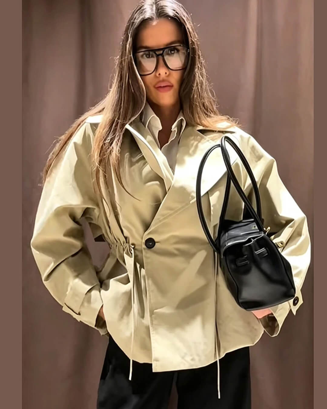 Trenchcoat mit Reverskragen und Kordelzug