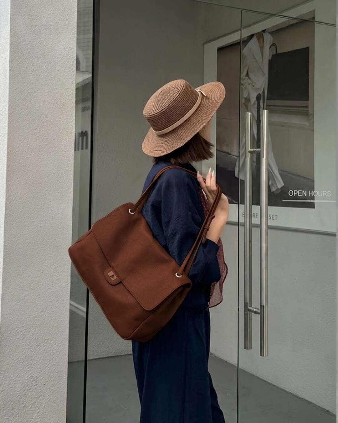 Große Kunstleder-Schultertasche mit Klappe