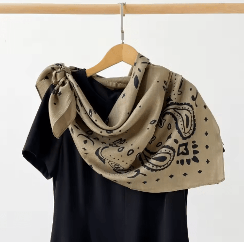 Rachel – leichter Paisley-Strick-Bandana-Schal