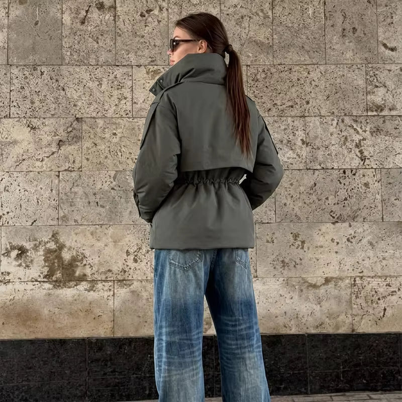 Oversized-Steppjacke mit Kordelzug in der Taille