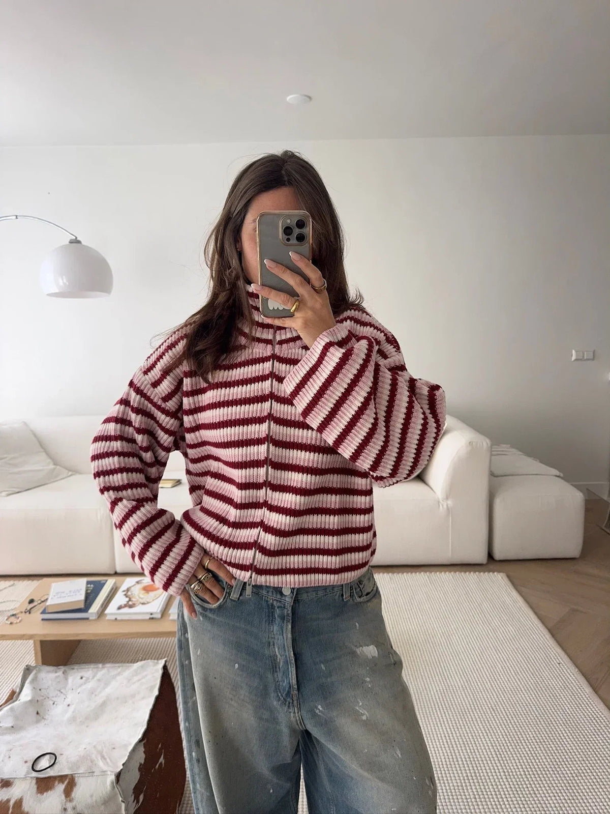 Gestreifter Oversized-Strickpullover mit Reißverschluss