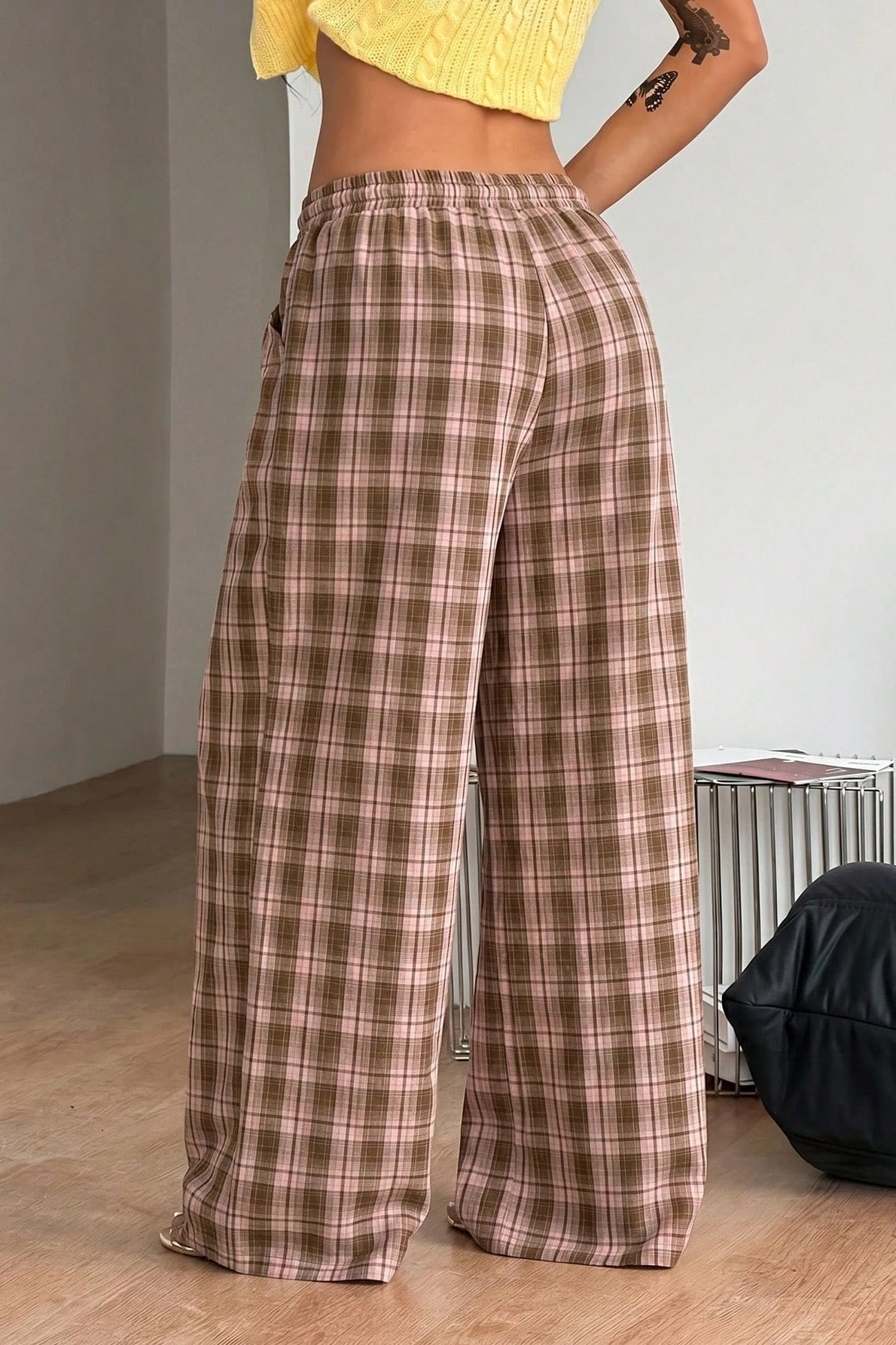 Weite karierte Hose mit Kordelzug