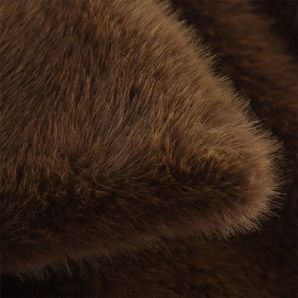 Plüschjacke mit Umlegekragen aus Kunstpelz