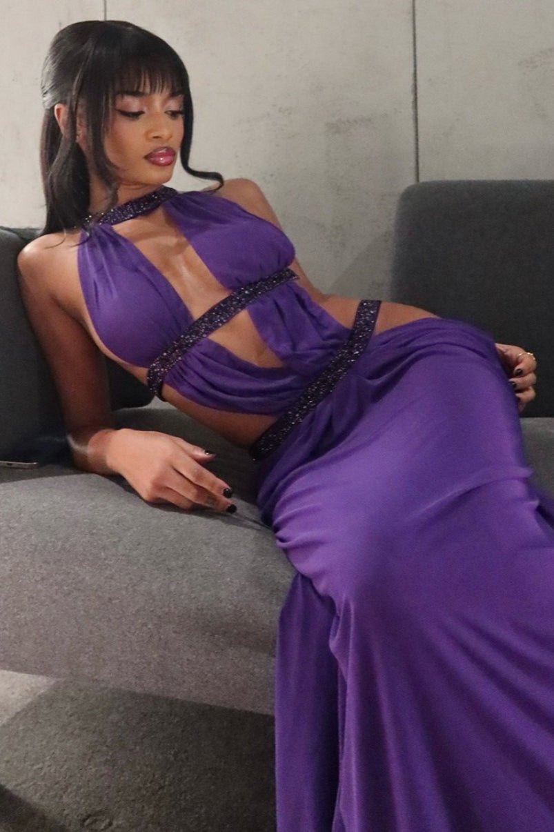Ruth – Maxikleid mit Strass, Raffungen und Cut-outs