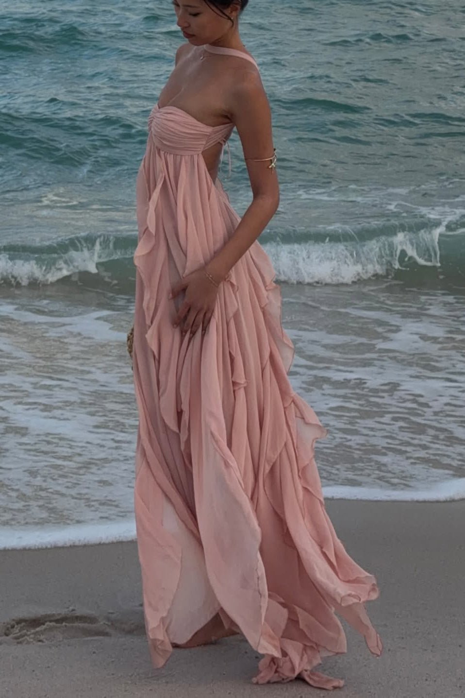 Romantisches, trägerloses Maxikleid mit Rüschen