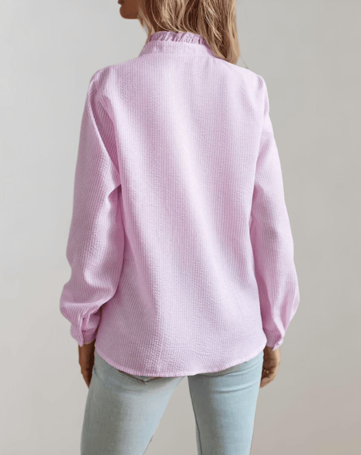Agnieszka – Lockere Bluse mit Stehkragen und Rüschendetails