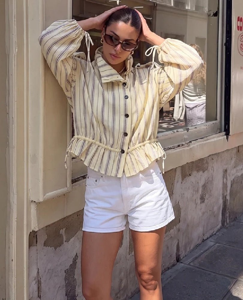 Gestreifte Jacke mit Stehkragen und Rüschen