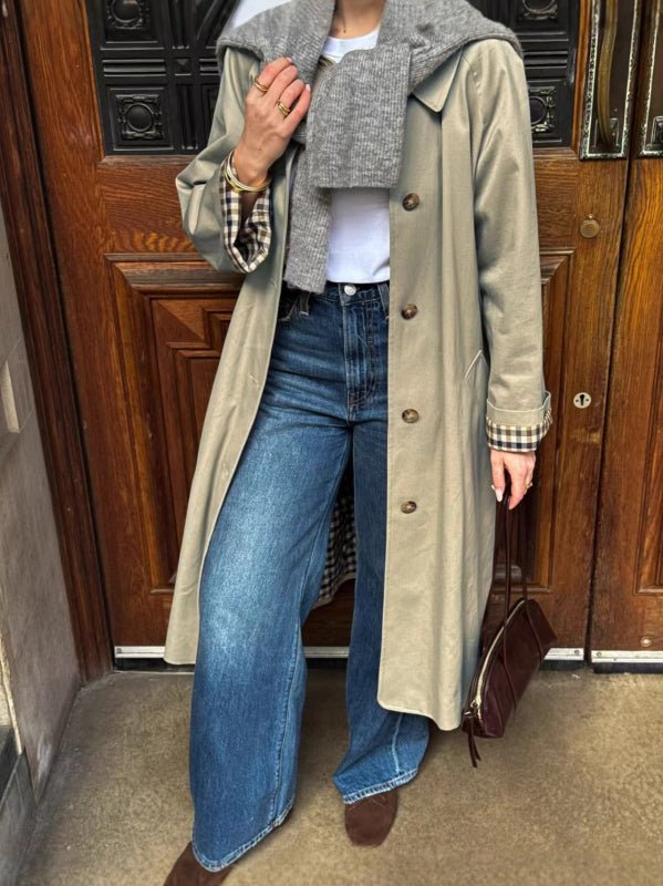 Klassischer langer zweireihiger Trenchcoat