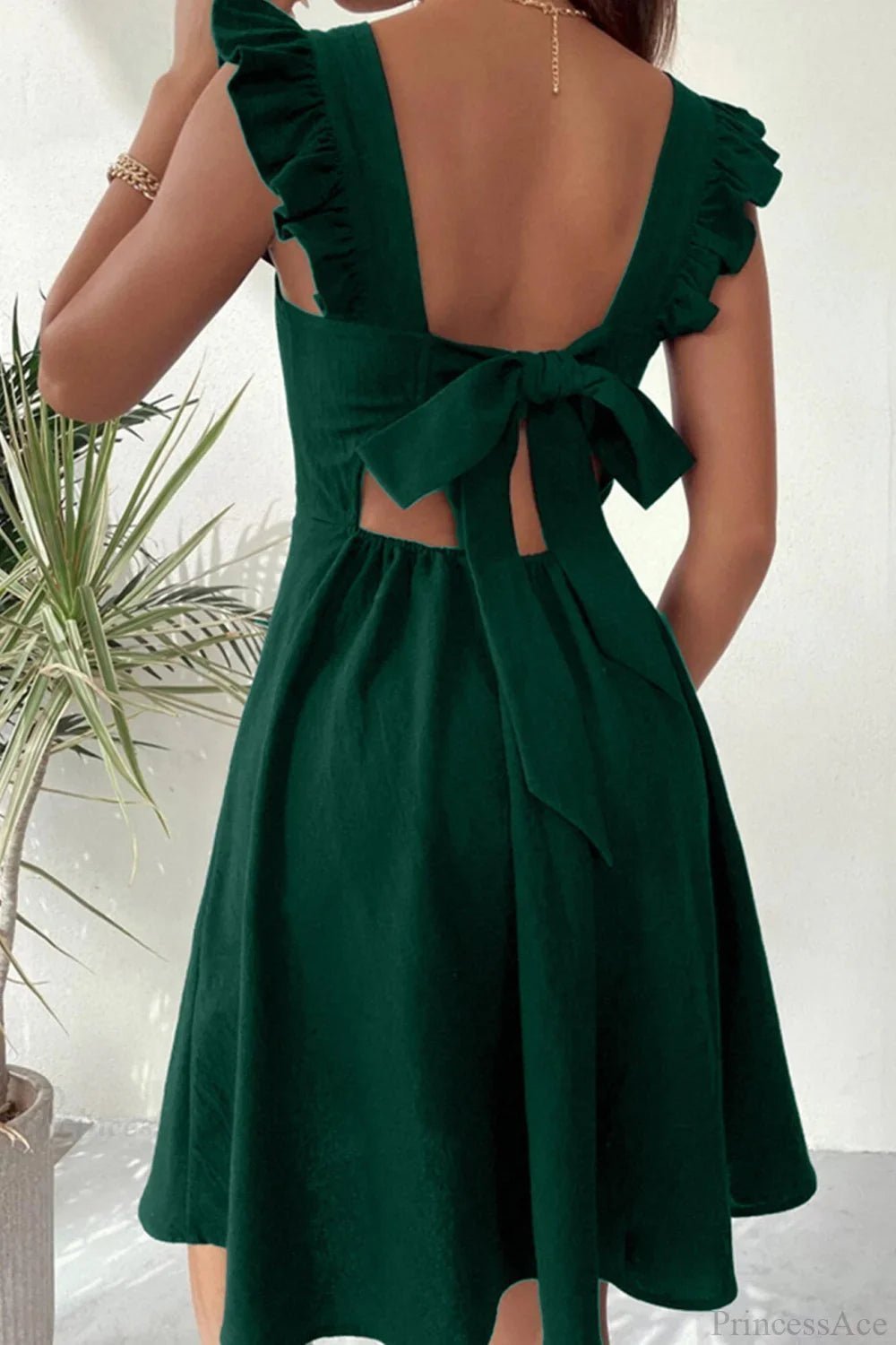 Ärmelloses Mini-Kleid mit Rüschen und Schnürung am Rücken