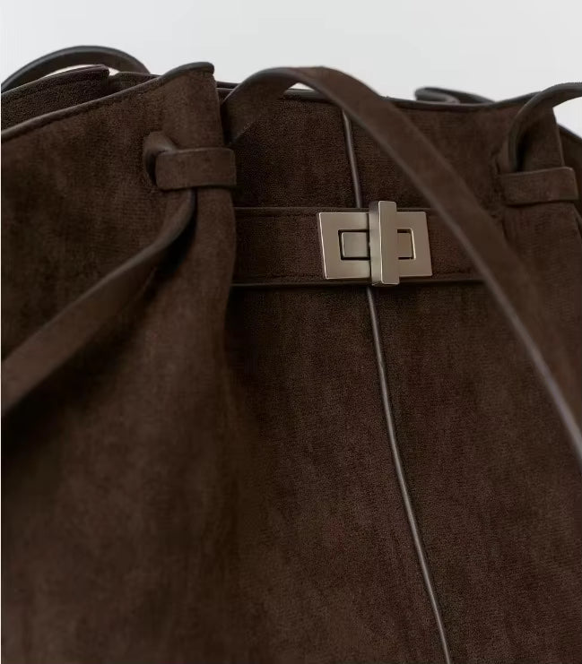 Geräumige Tote Bag aus Wildlederimitat in Fledermausform