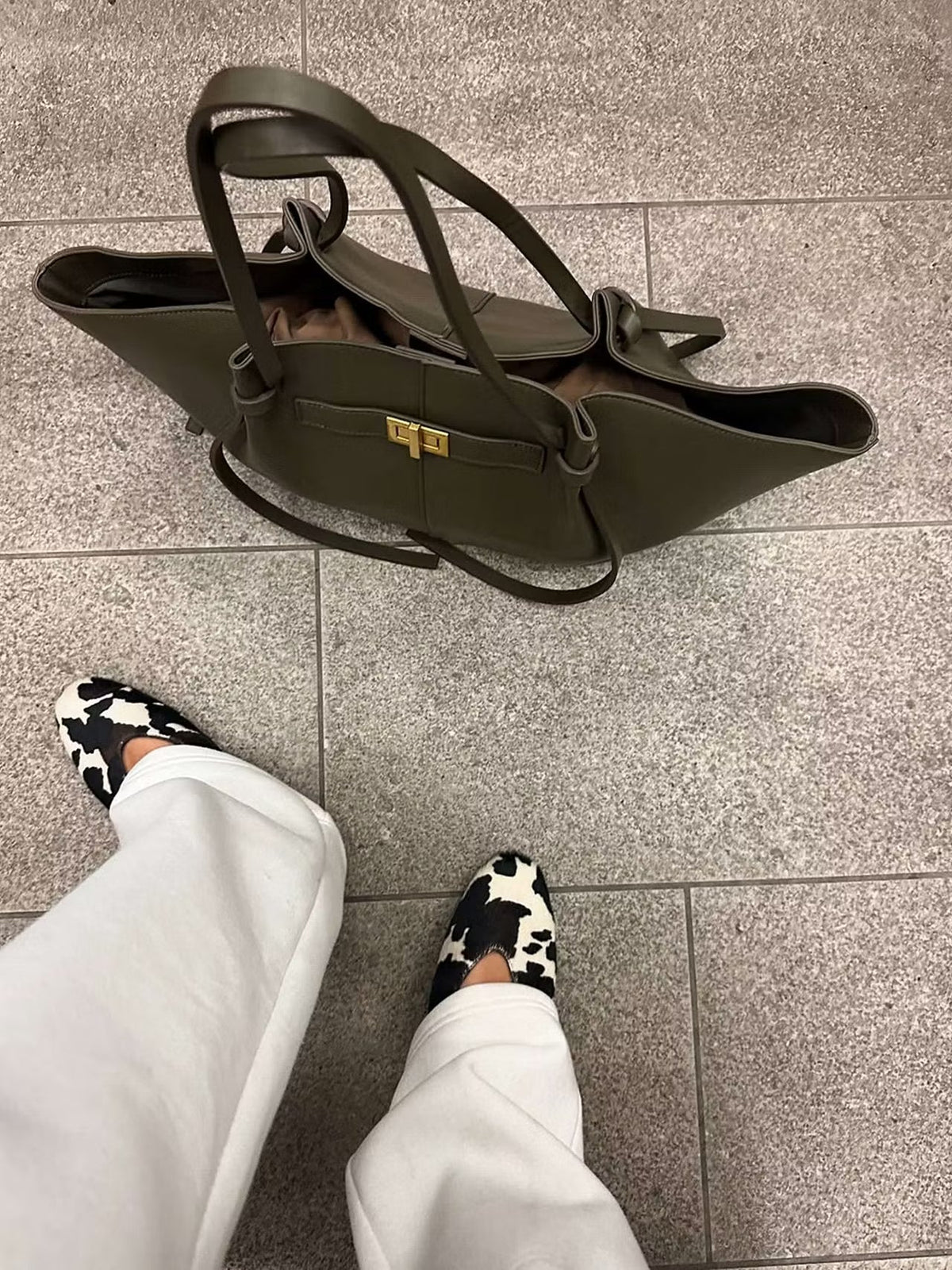Geräumige Shopper Bag aus veganem Leder