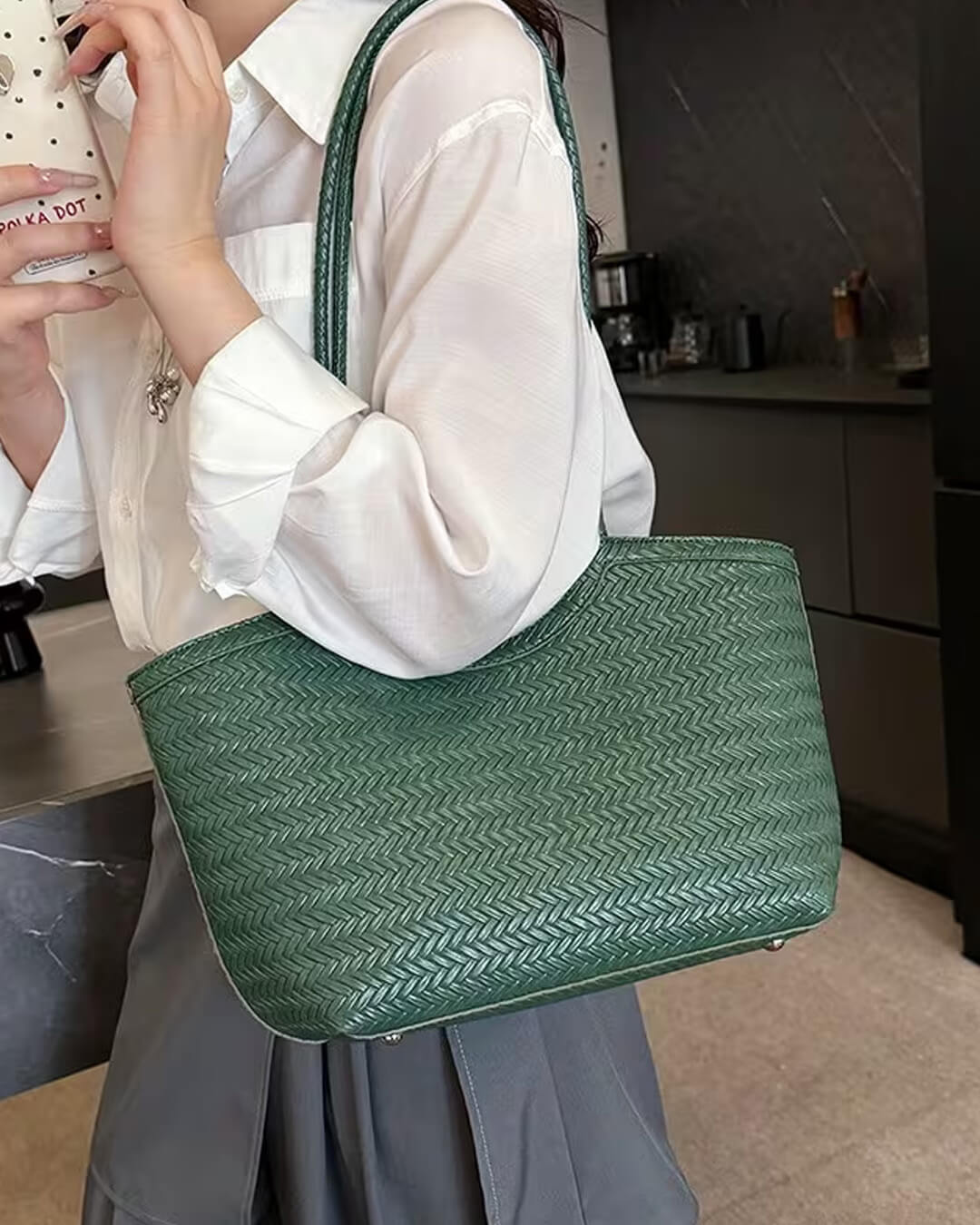 Geräumige gewebte Tasche aus Kunstleder