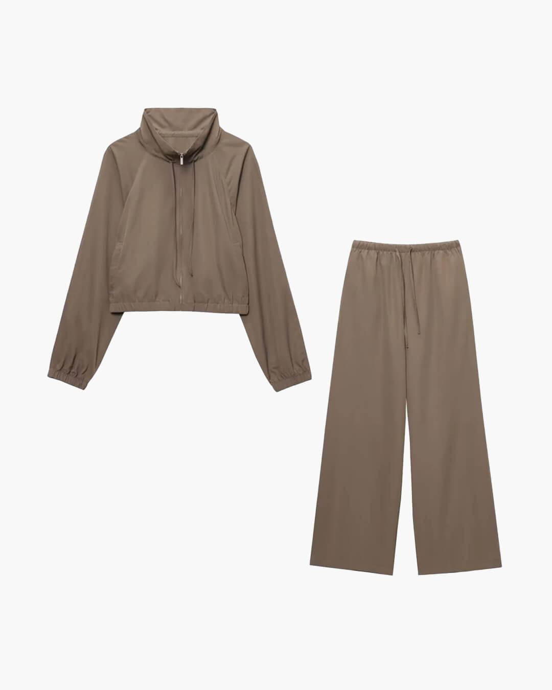 Sportset aus Jacke und weiter Hose