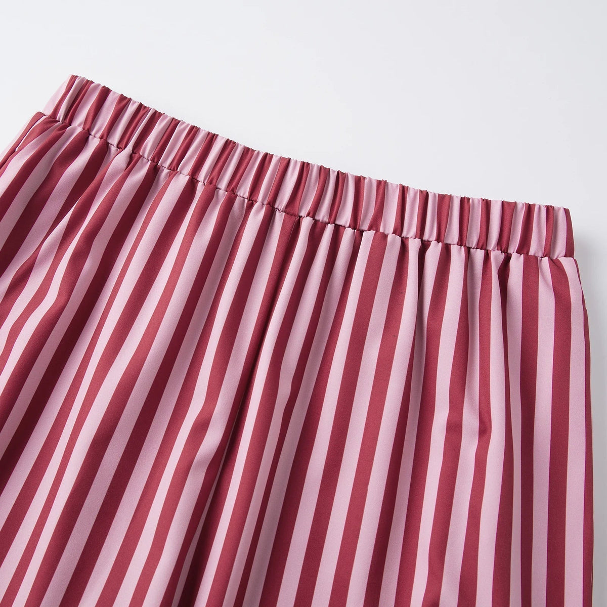 Gestreiftes Rüschenschlafset