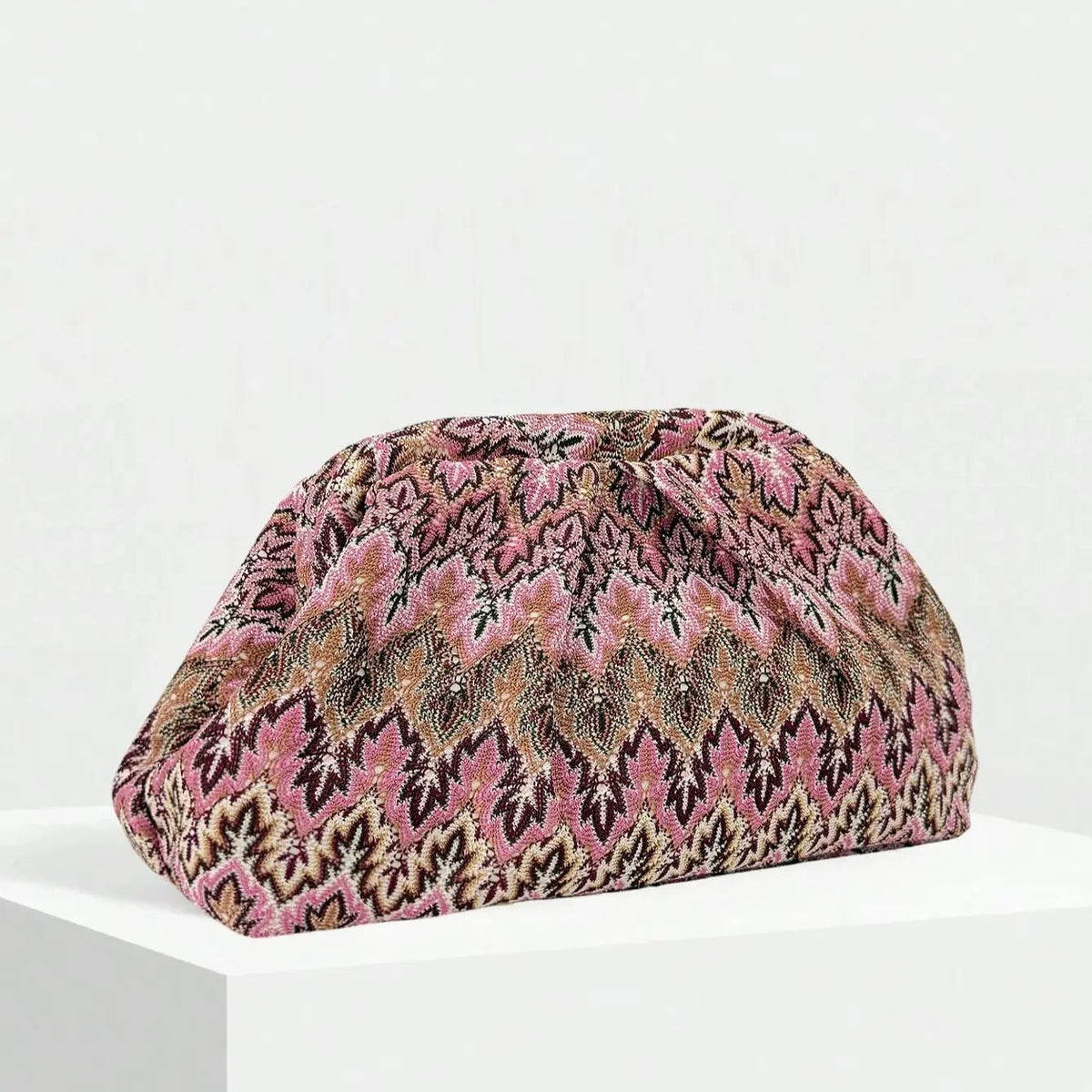 Strukturierte Jacquard-Falten-Clutch