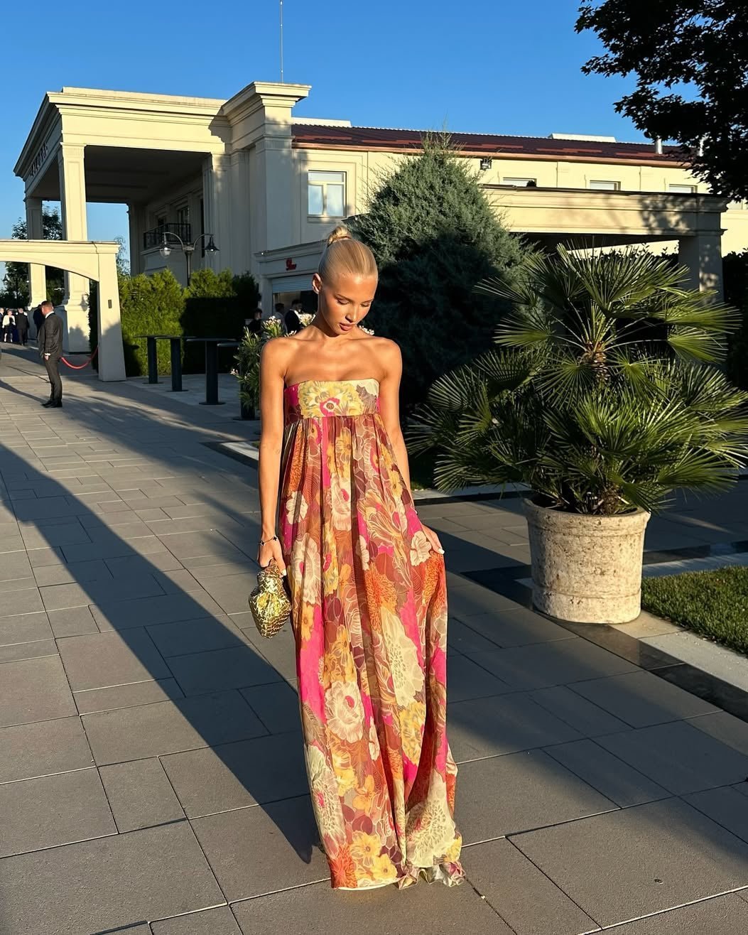 Sabrina – Trägerloses Maxikleid mit Blumenmuster