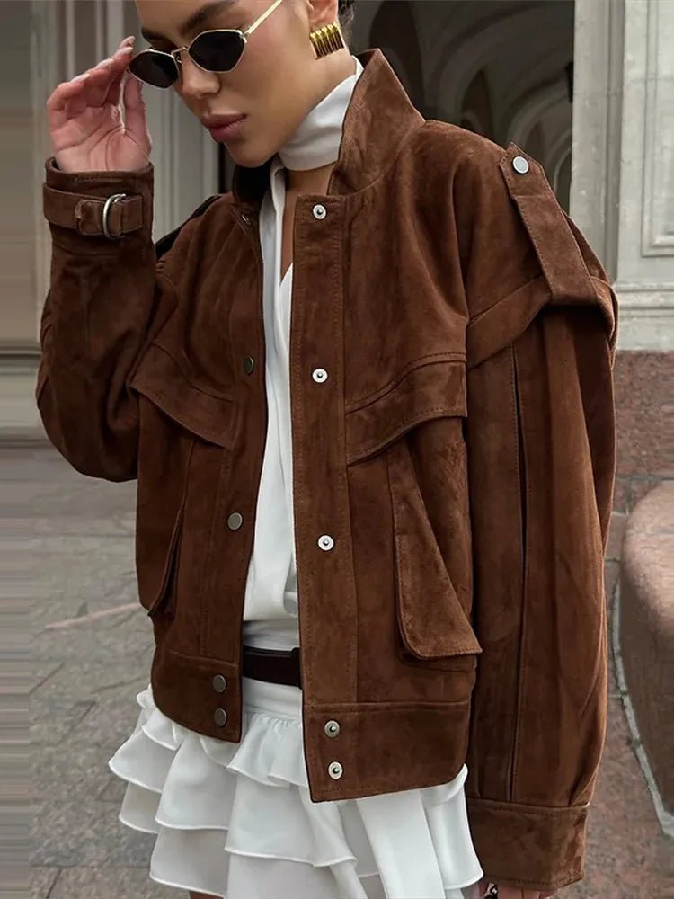 Strukturierte Jacke mit breiten Schultern. Wildlederoptik